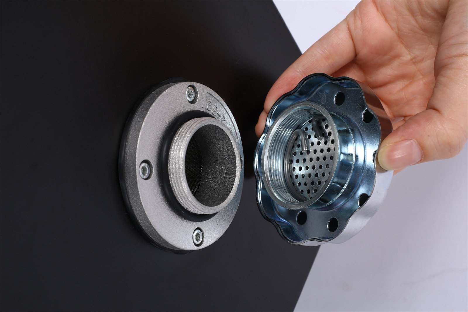 5Gal 14 Gauge Hydraulic Fluid Steel Reservoir Tank w/ Inlet 1-1/2" FNPT & Outlet