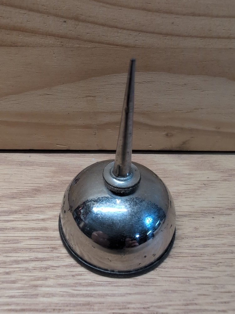 Vintage 3” Sewing Machine Thumb Oiler