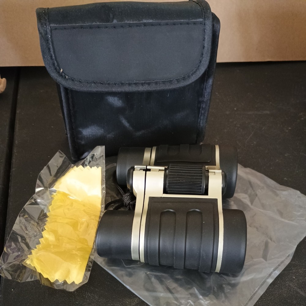 Binoculars 4 x 30 Coated 3 1/2" w\nylon case & closure & belt loop