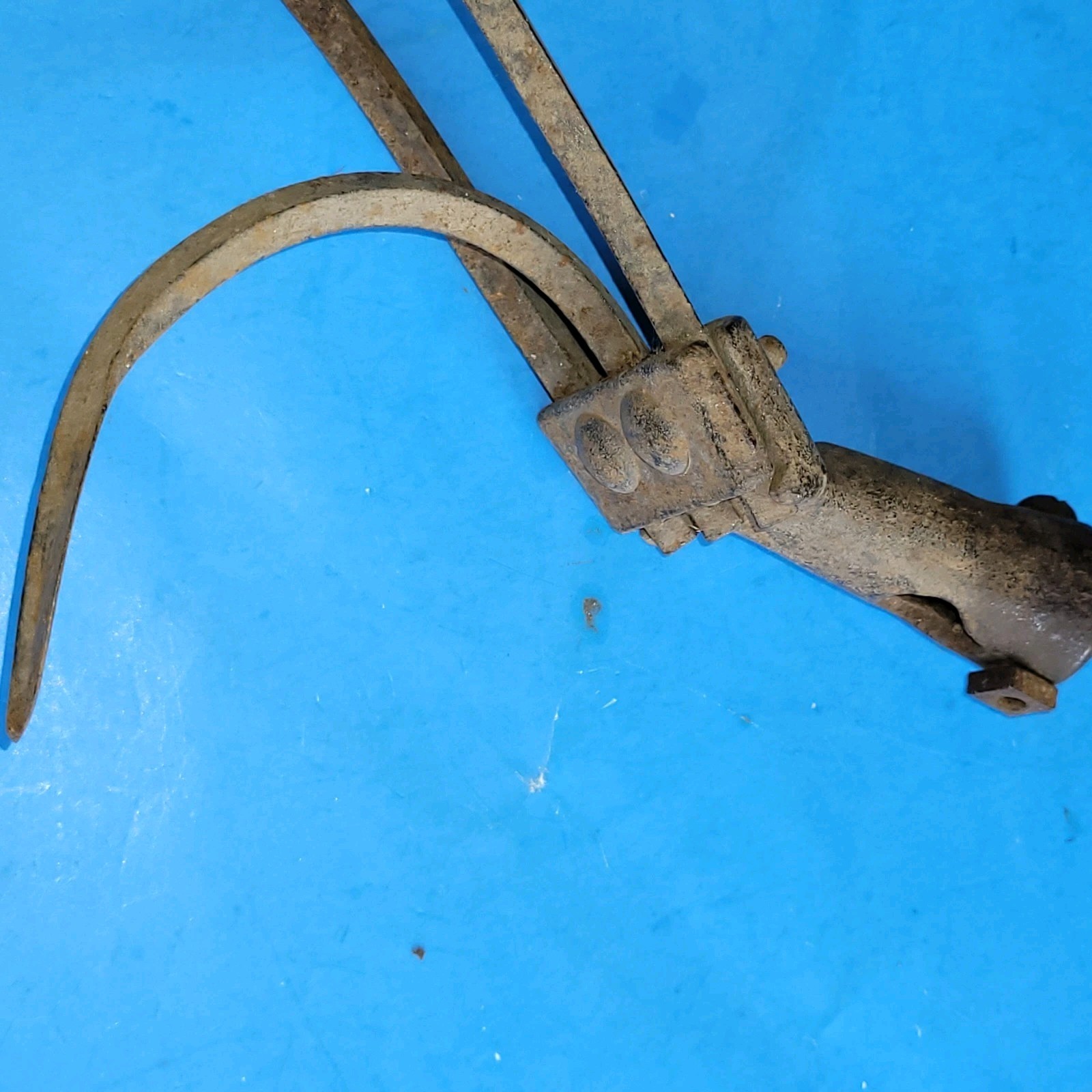 Vintage 3 Tine Prong Garden Cultivator Hoe Rake Claw Antique