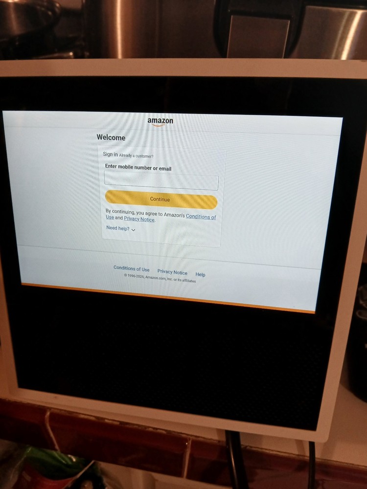 Amazon Echo Show (1st Generation) Smart Speaker with Alexa Assistant - White