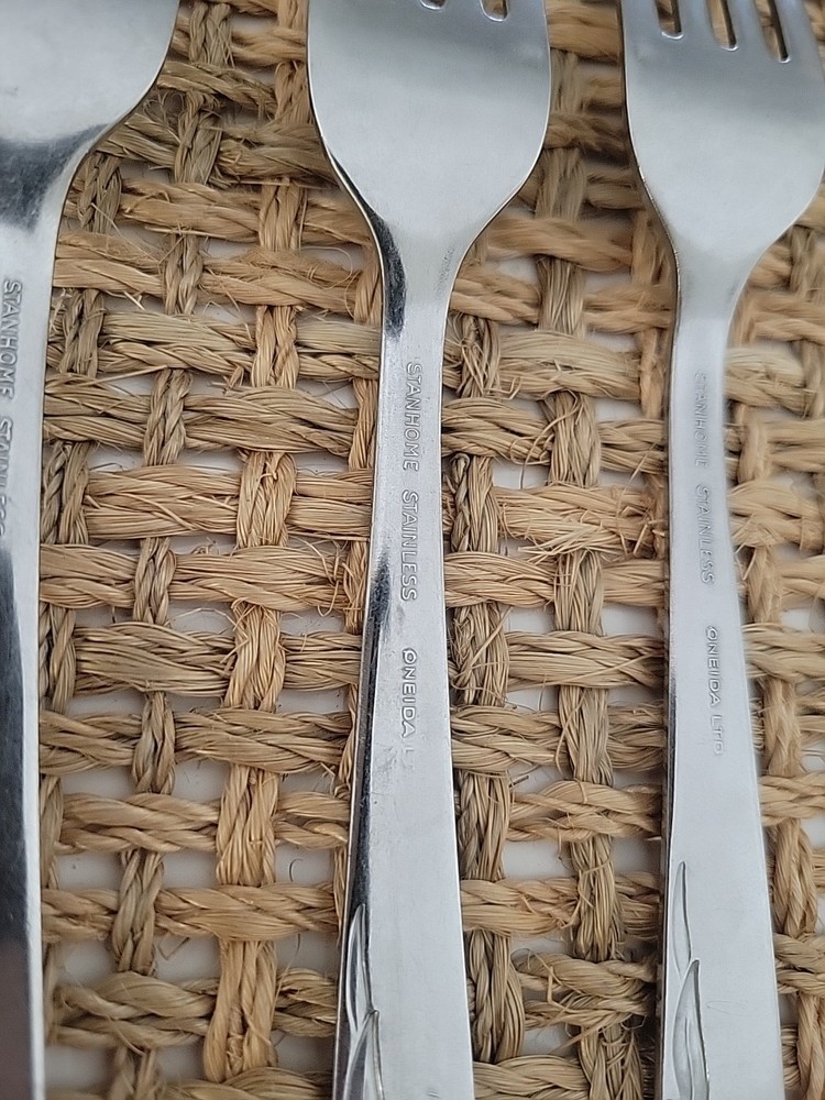 4 Oneida COBBLESTONE Stainless Dinner Forks