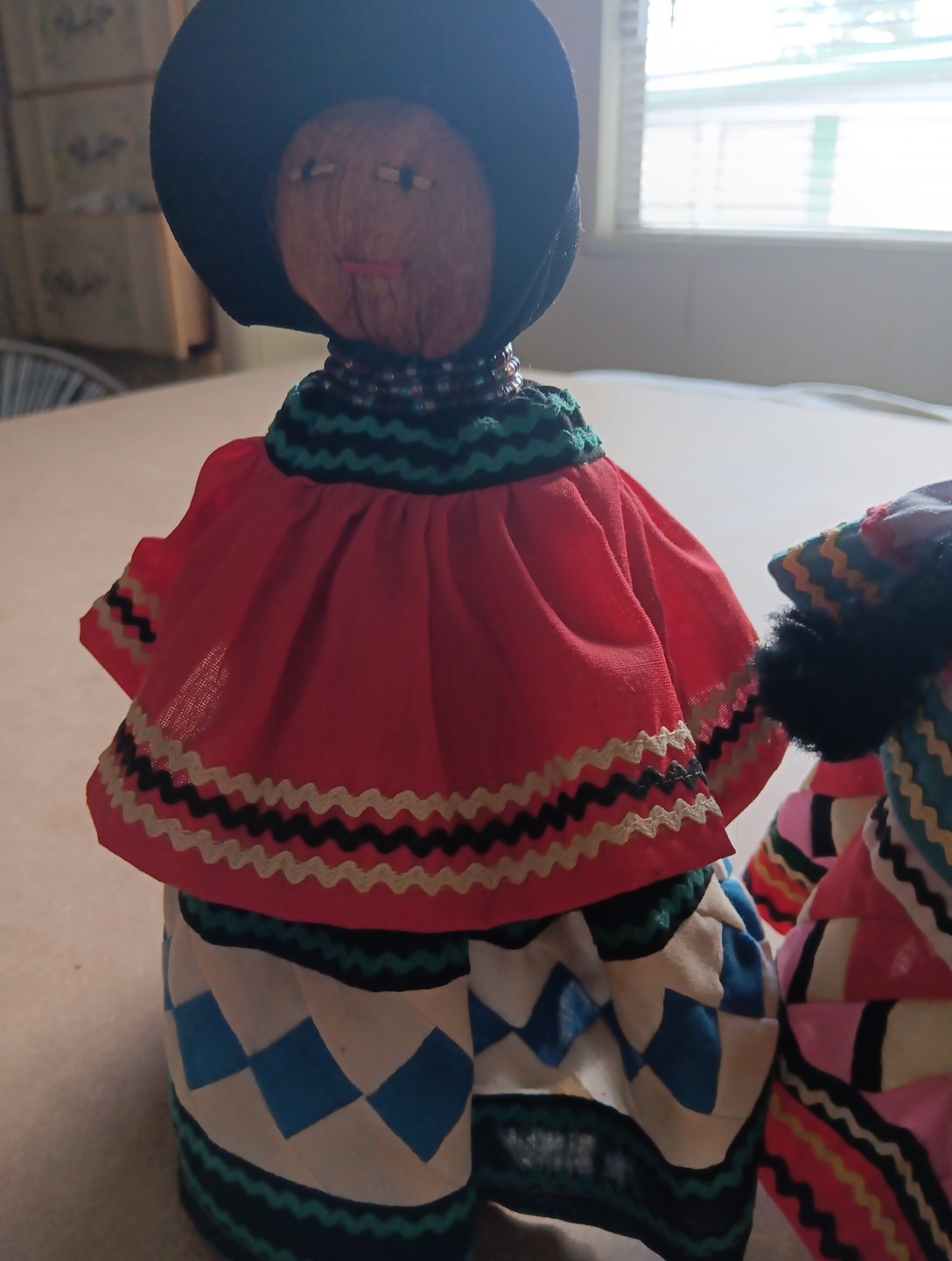 2 Native American Seminole Husk Dolls, Palmetto Fiber Cloth Dresses