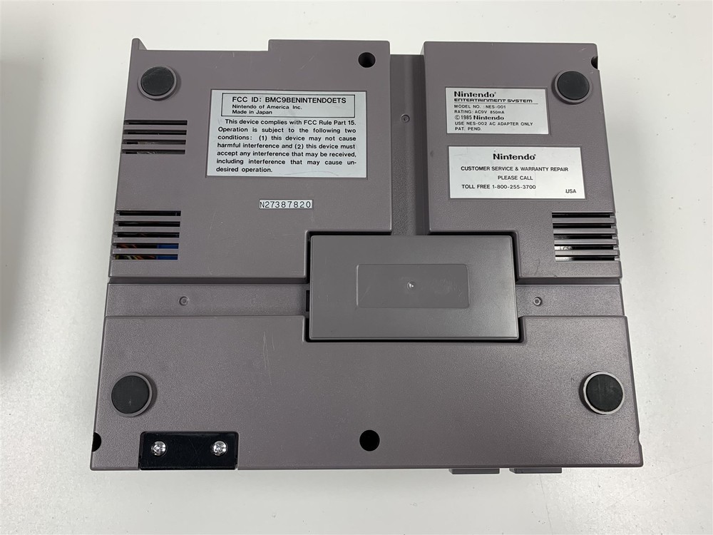 Nintendo NES Console Bundle Excellent Refurbished OEM Controller