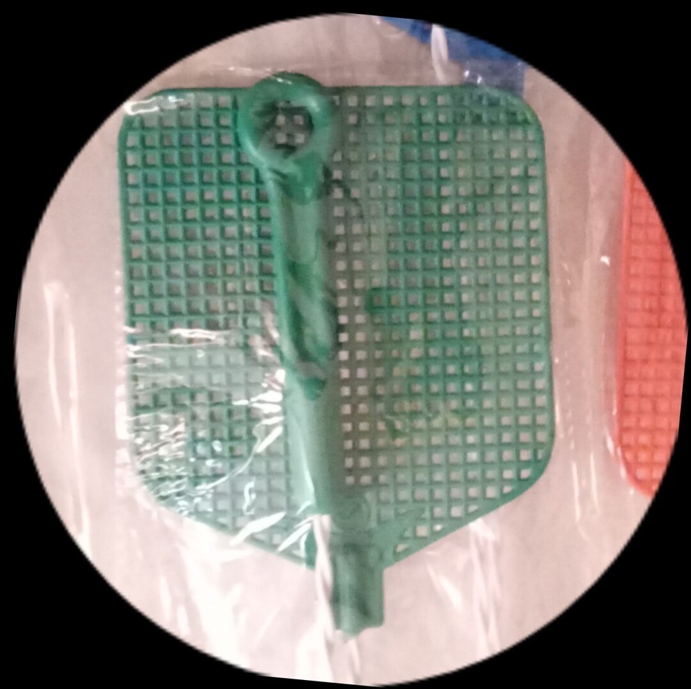 Fly Swatter with Wire Handles & Plastic Grip, 4 Colors, (2 Pack)
