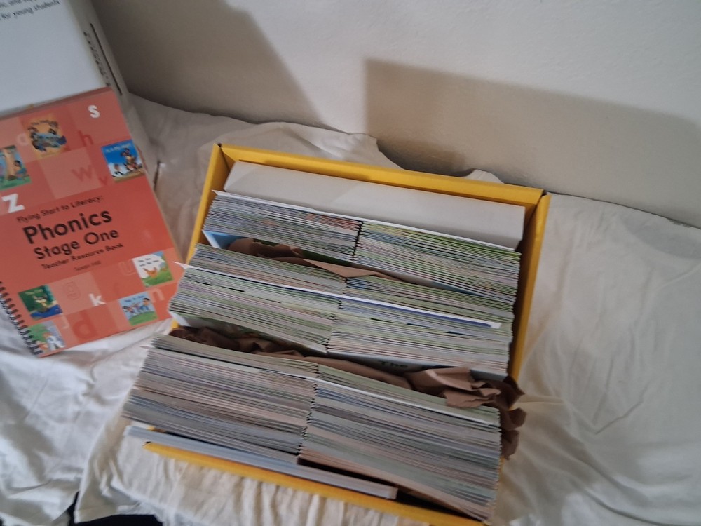 Okapi Educational Publishing Flying Start Phonics Stage One Books & Cards
