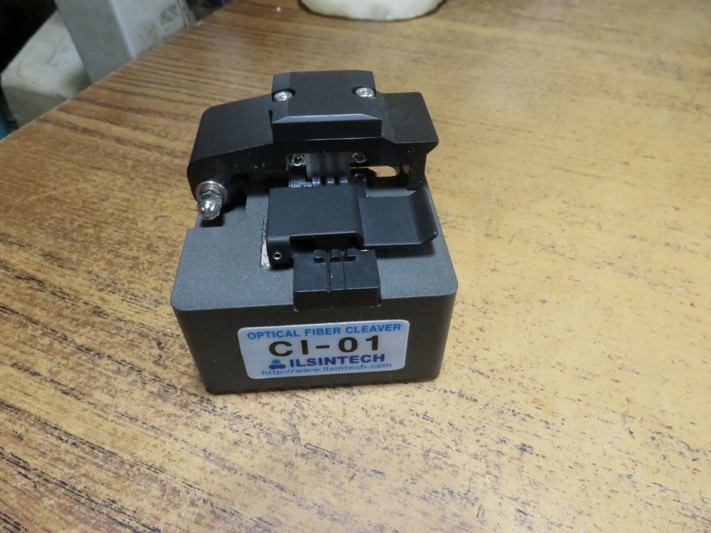 Ilsintech CI-01 optical fiber cleaver