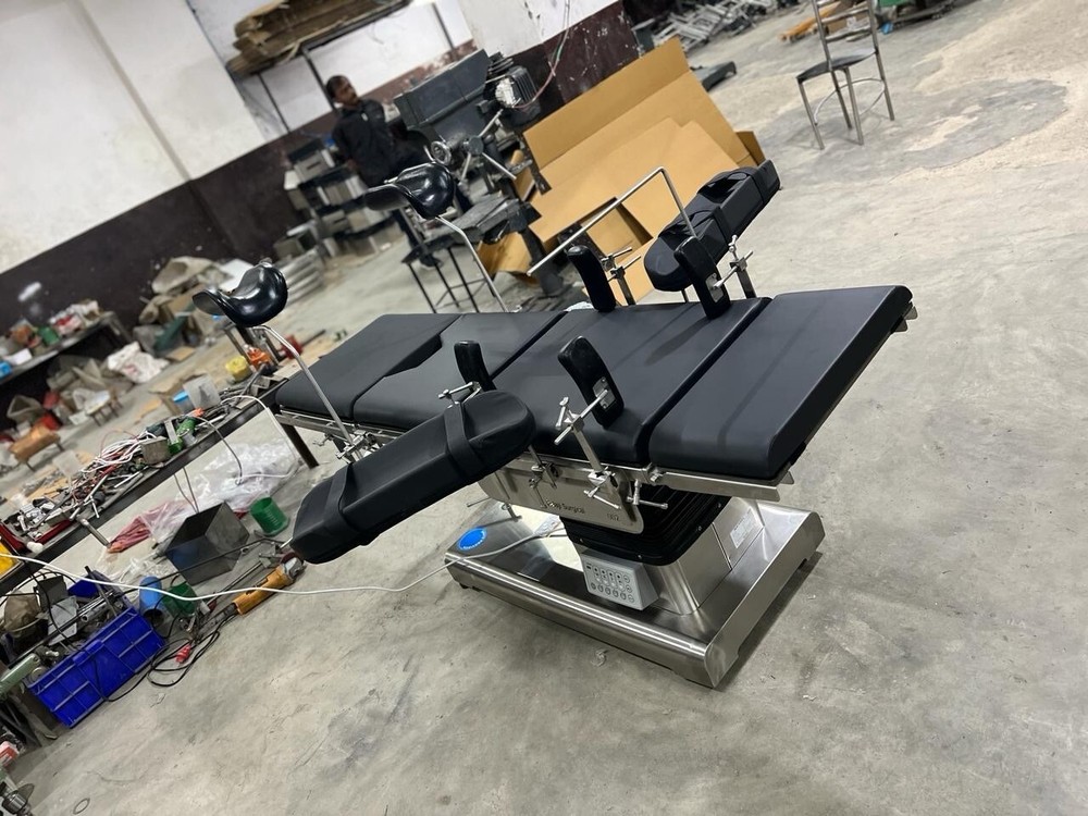 Surgical table
