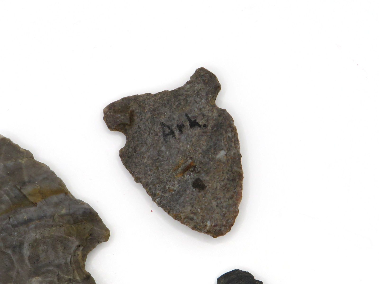 6pc LOT of NOTCHED INDIAN ARROWHEAD - AUTHENTIC w GREAT COLORS**