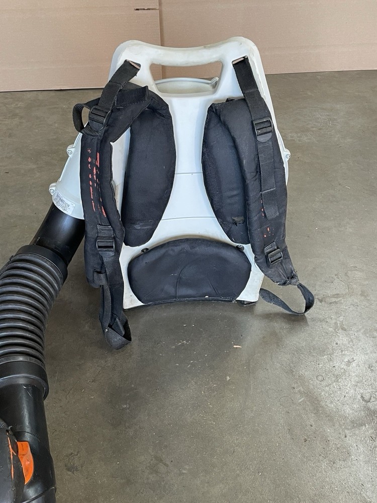 STIHL BR600 Backpack Leaf Blower -STARTS UP & RUNS- 65cc Unit READ NOTES🍃