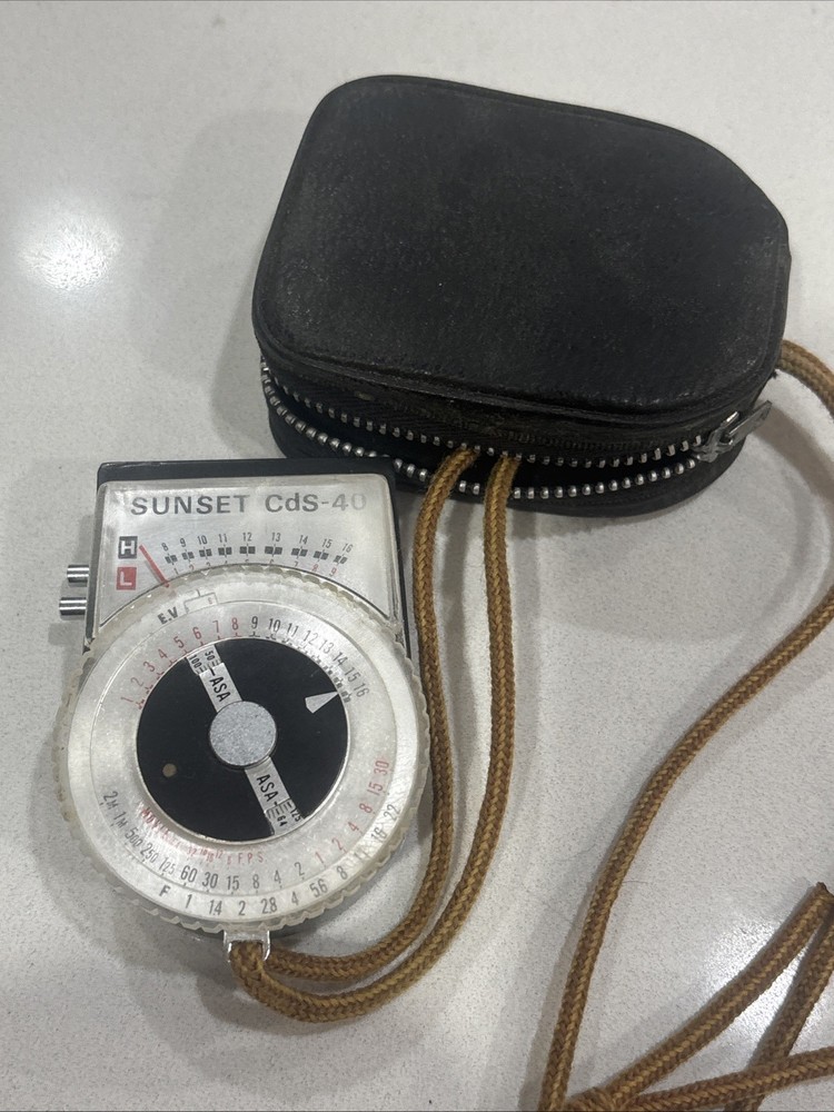 VINTAGE SUNSET EXPOSURE METER CDS-40 AND CASE