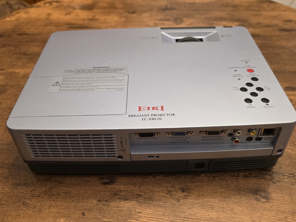 EIKI BRILLIANT PROJECTOR LC-XBL26