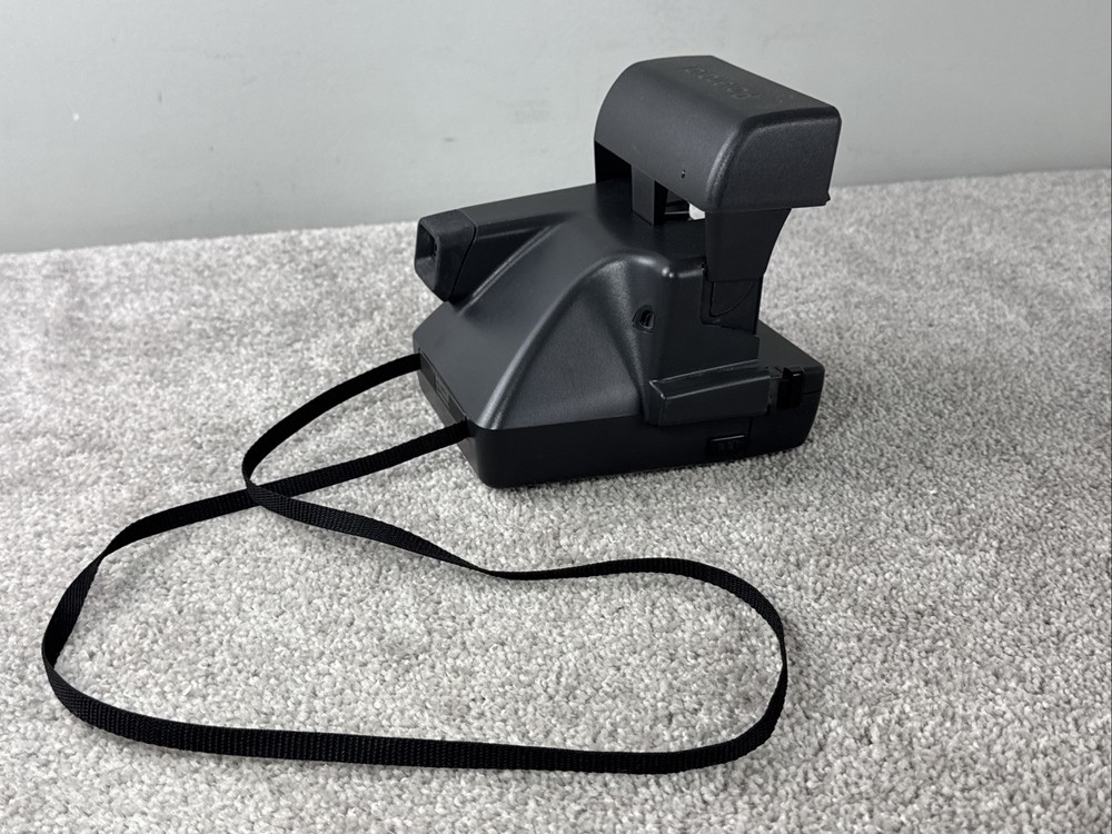 Vintage Polaroid 600 One Step Close Up Instant Camera with Strap - TESTED