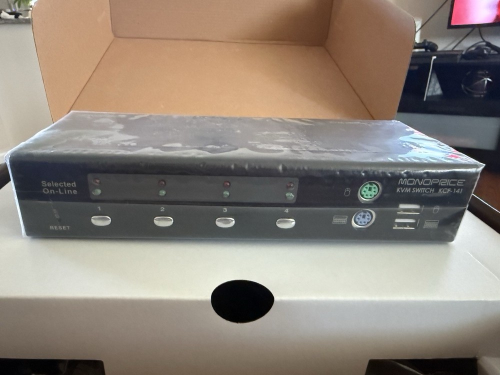 Monoprice 4Port USB PS2 Combo KVM Switch with Cables - NEW