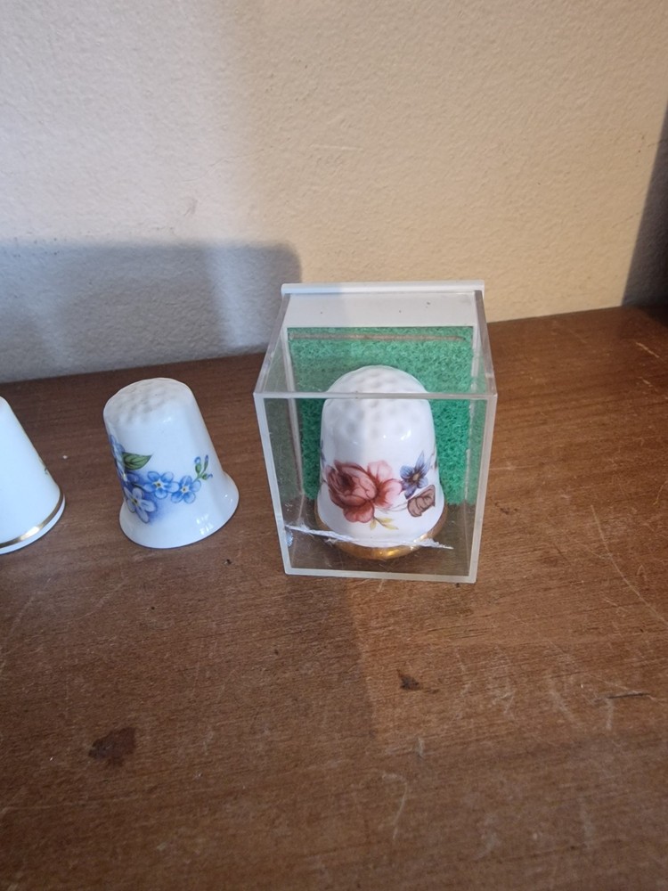 4 Floral themed thimbles