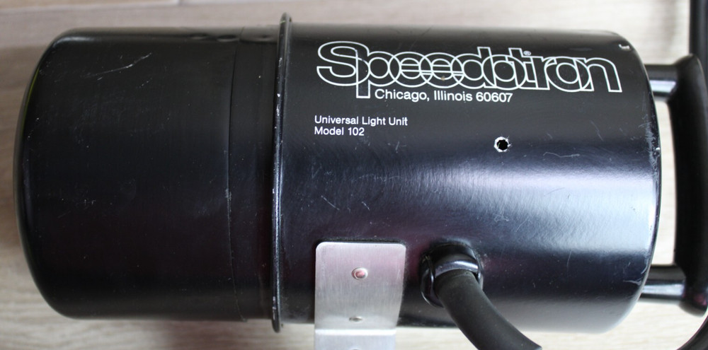 Speedotron Universal Light Unit Model 102 NO BULB