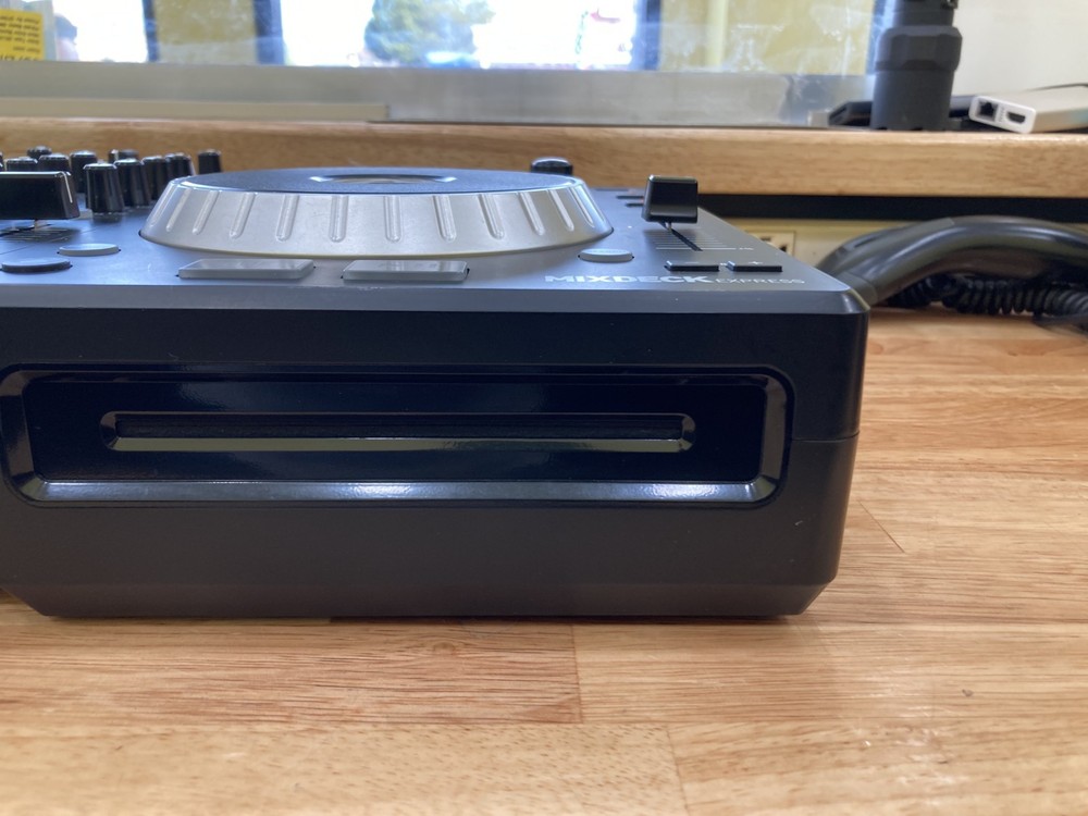 Numark Mixdeck Express Double Deck DJ Controller Built-in Mixer USB Effects