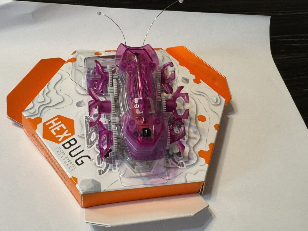 Hexbug Micro Robotic Creatures Mechanicals Fire AntPinkR/C Remote Control New/DB