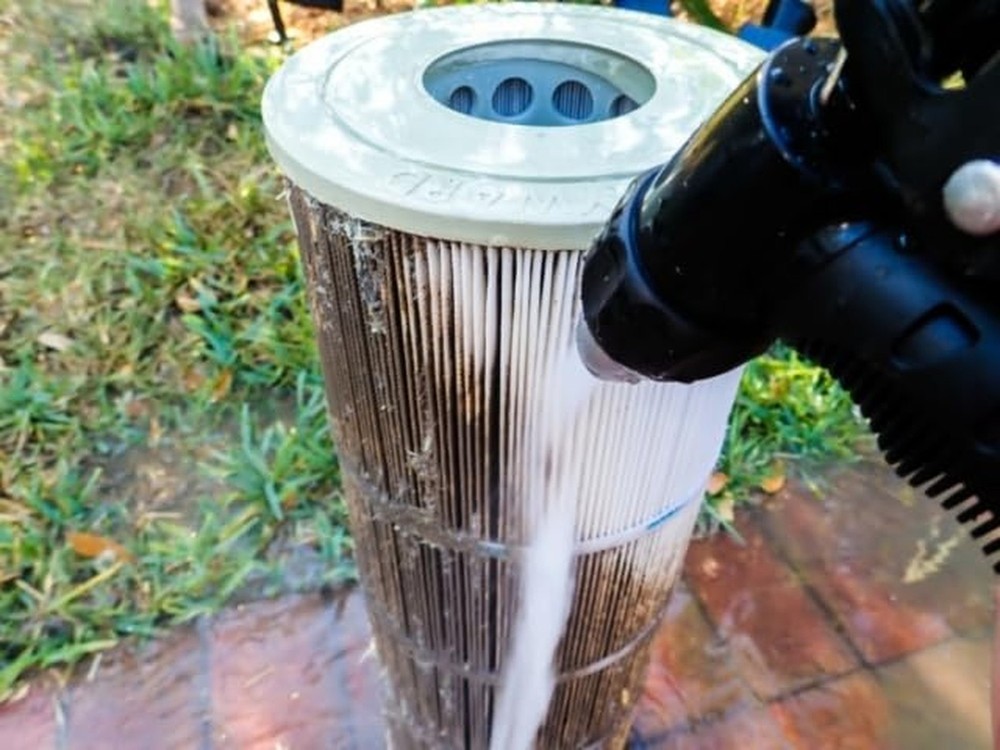 Professional Strength Pool & Spa Filter Cleaner