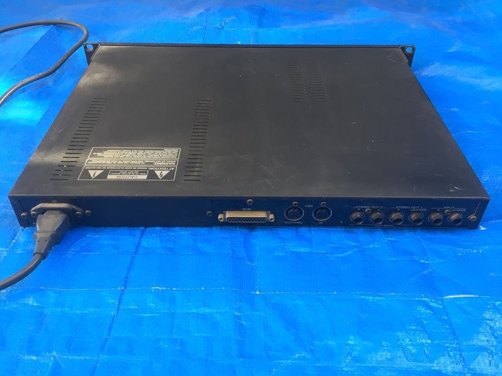 Roland S-760 Digital Sampler 1U Rackmount Unit