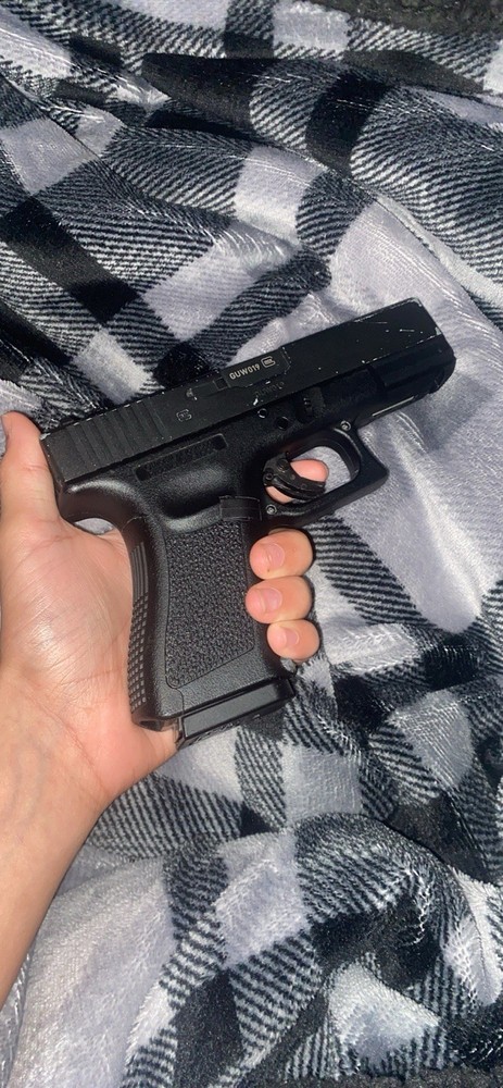Glock 19 BB Gun Style Replica co2
