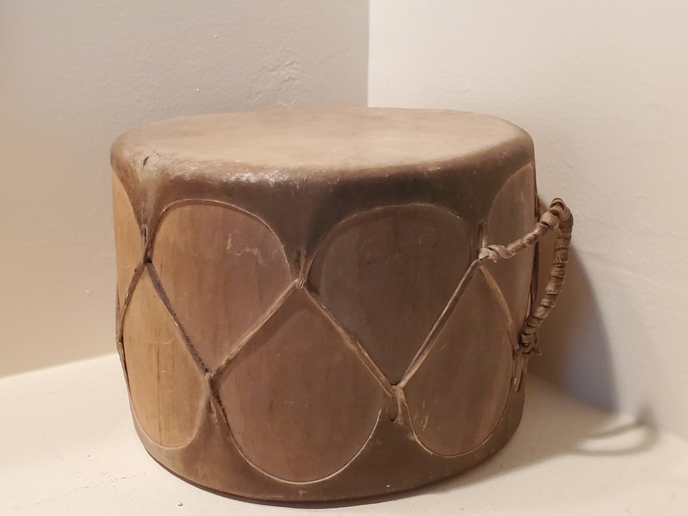Antique OLD Native American Indian Plains or pueblo drum 19th c.