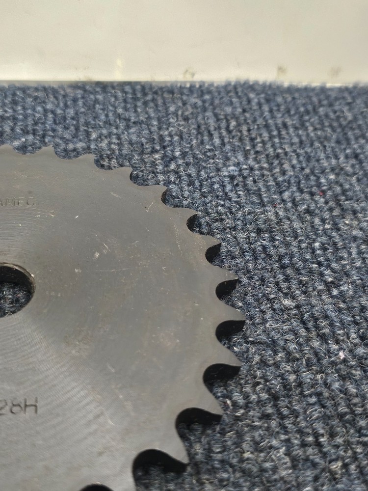 AMEC 40A28H: Type A Plate Sprocket Roller Chain