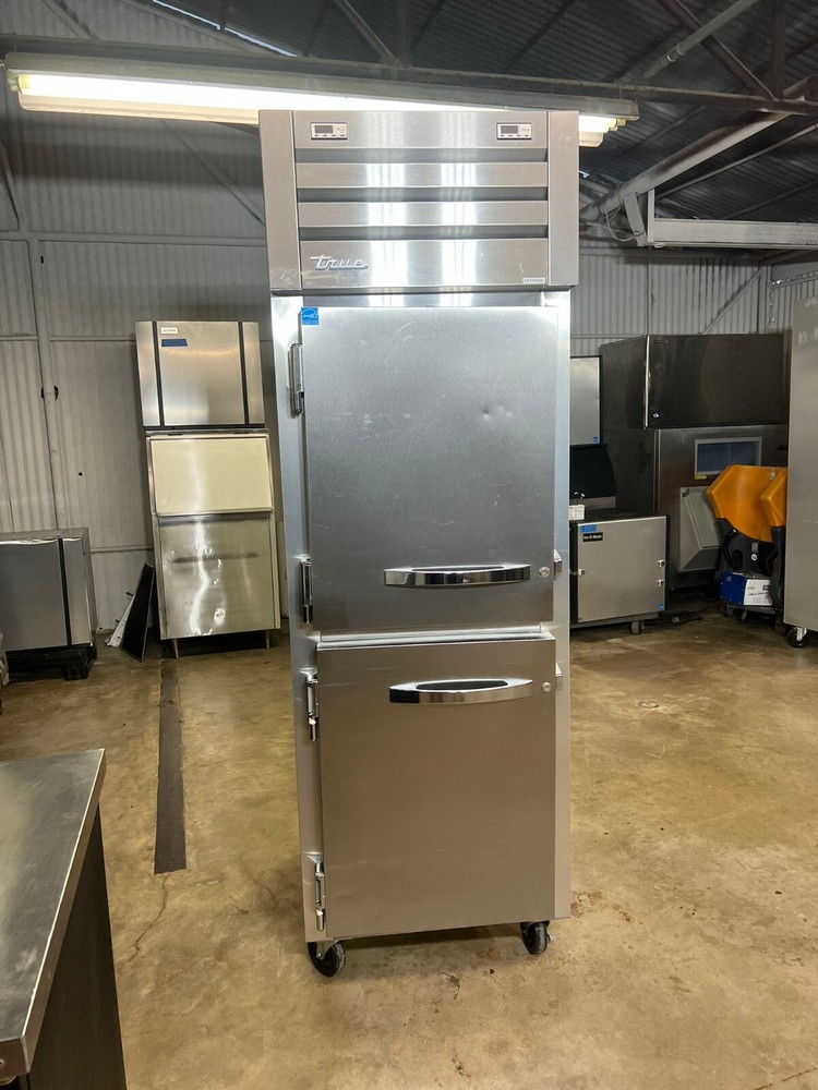 True STG1DT-2HS-HC Solid Half Swing Door Reach-In Refrigerator/Freezer