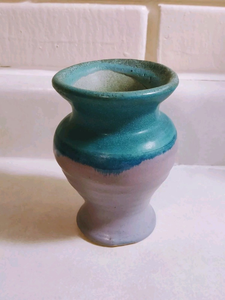 STUDIO HAND THROW GLAZED POTTERY VASE