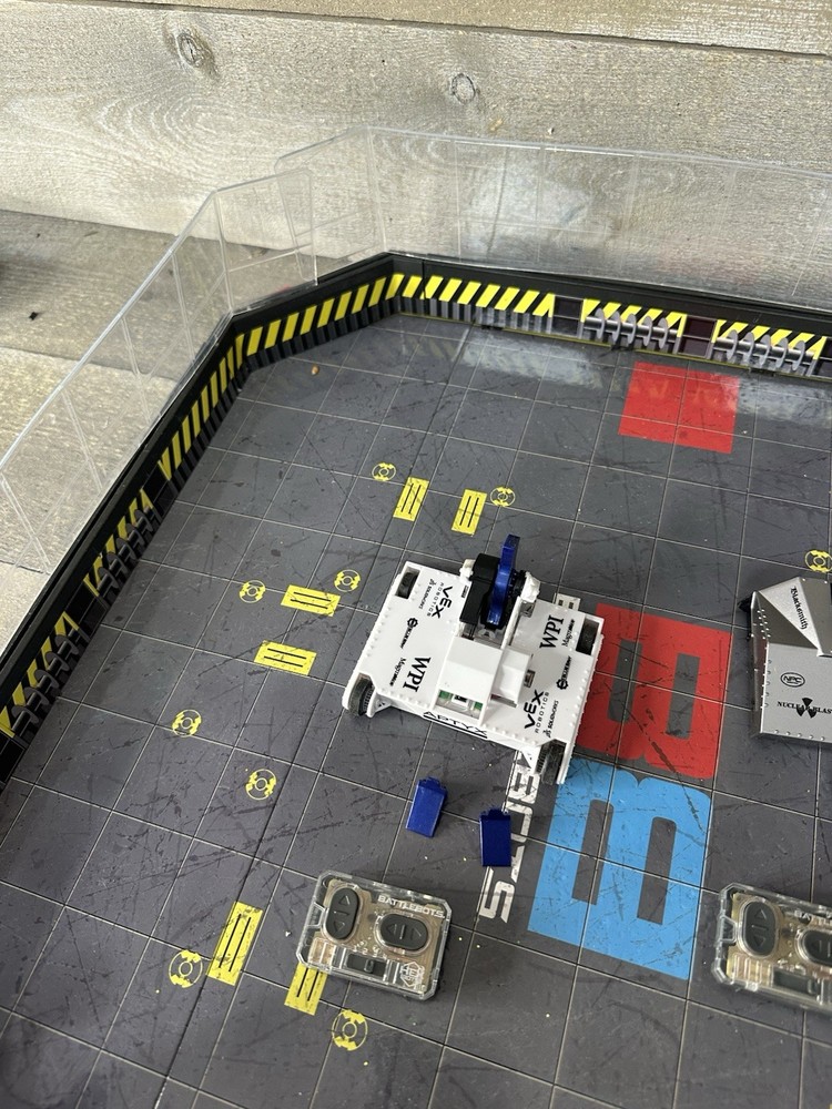 HEXBUG BattleBots Arena Bite Force & Blacksmith Arena Game Board Working Remote