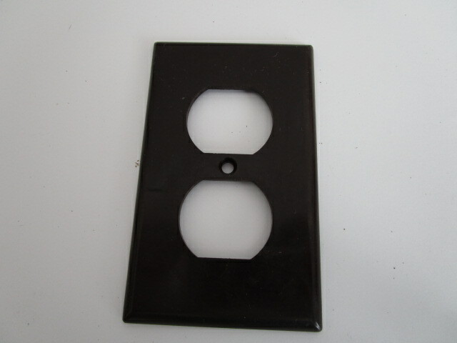 Vintage bakelite Leviton Smooth Outlet Cover