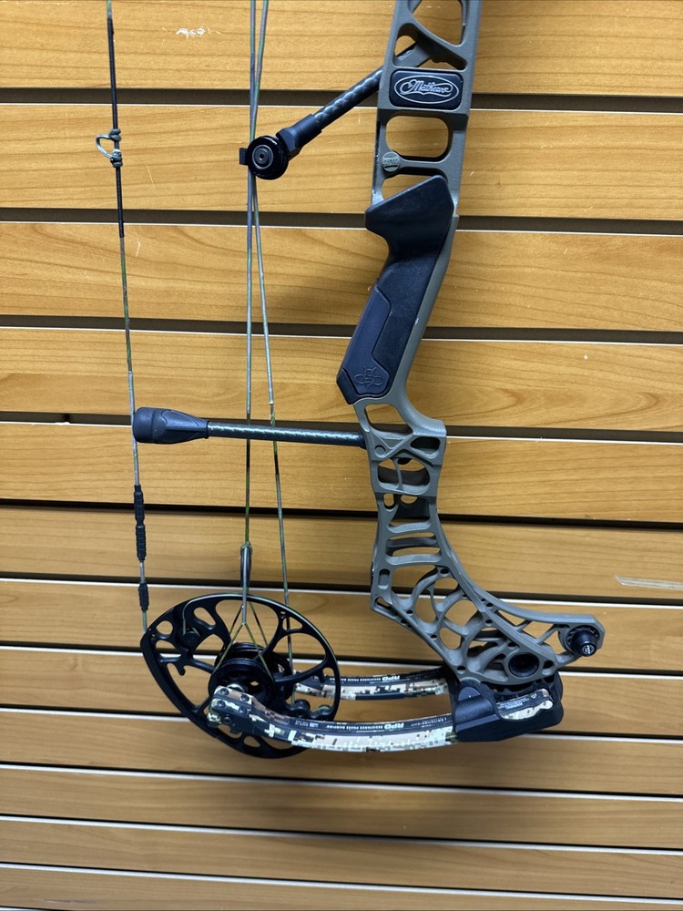 Mathews Phase 4 29 Compound Bow - LH - Pick Your Mod - UV Grip