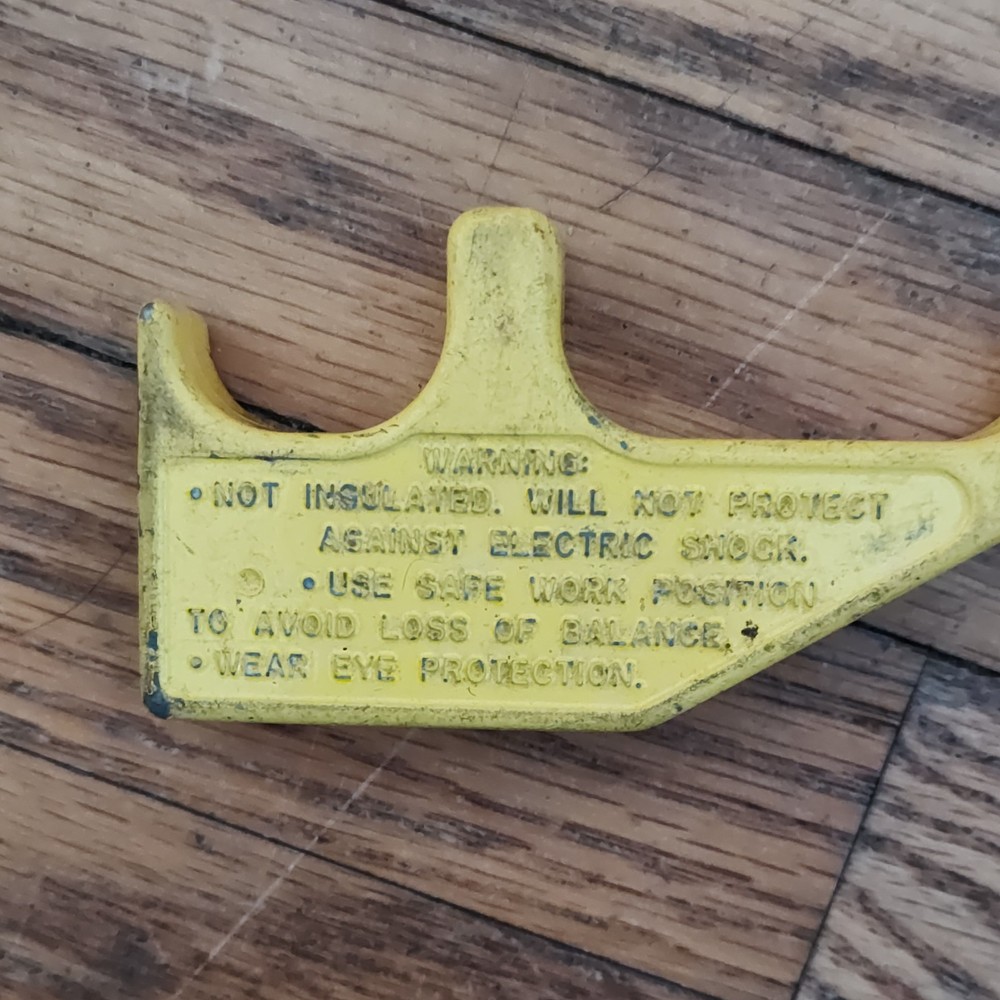 Klein Tools 50255 fish tape puller Yellow Chicago USA
