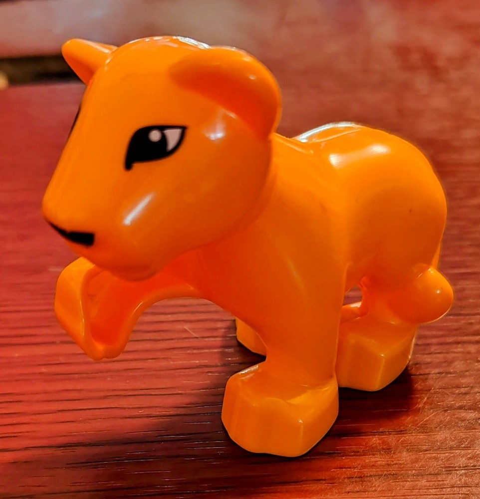 Duplo Sized Lion Cub