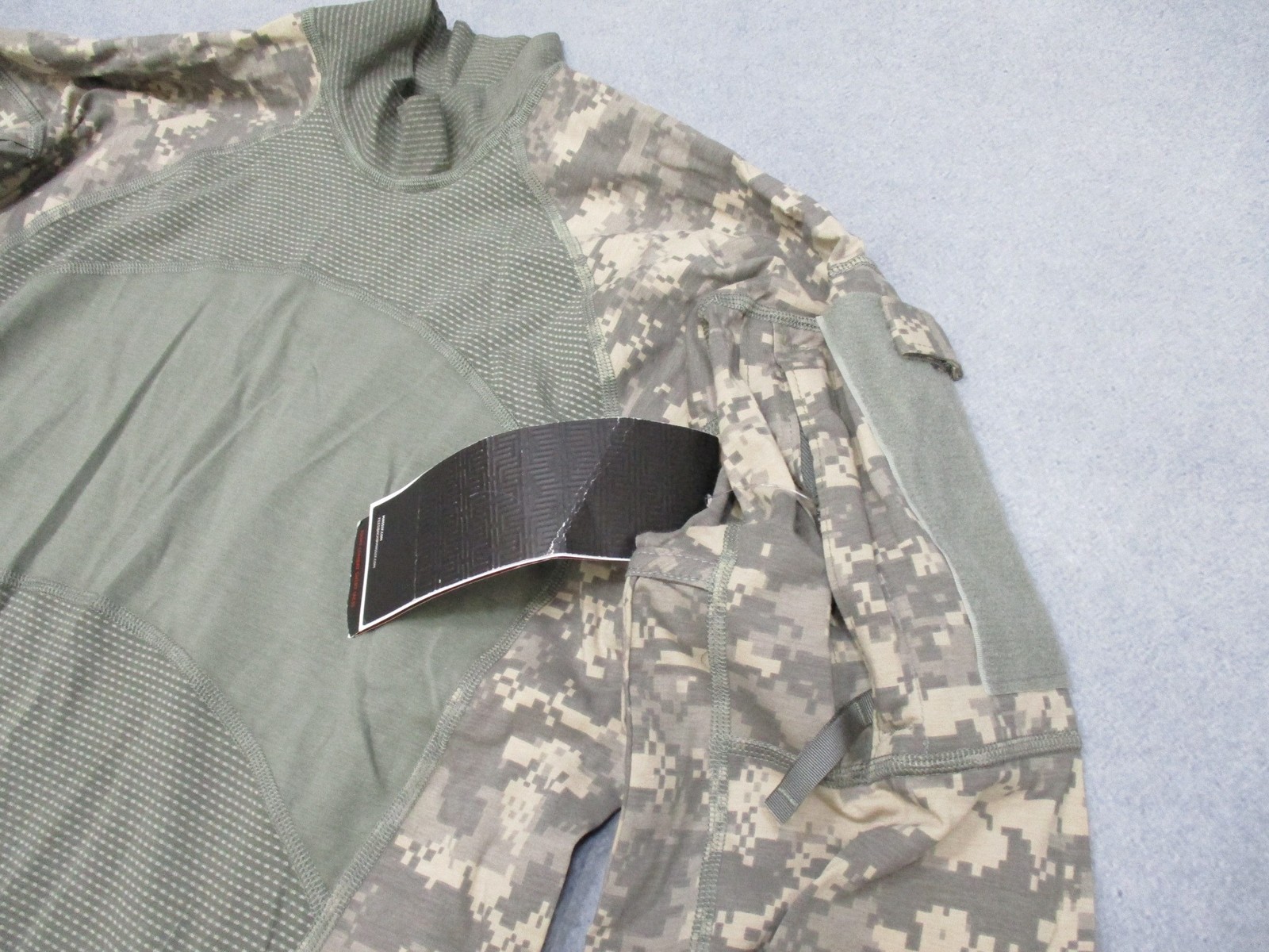 Massif Army Combat Shirt Medium ACU Digital FR US Army Issue