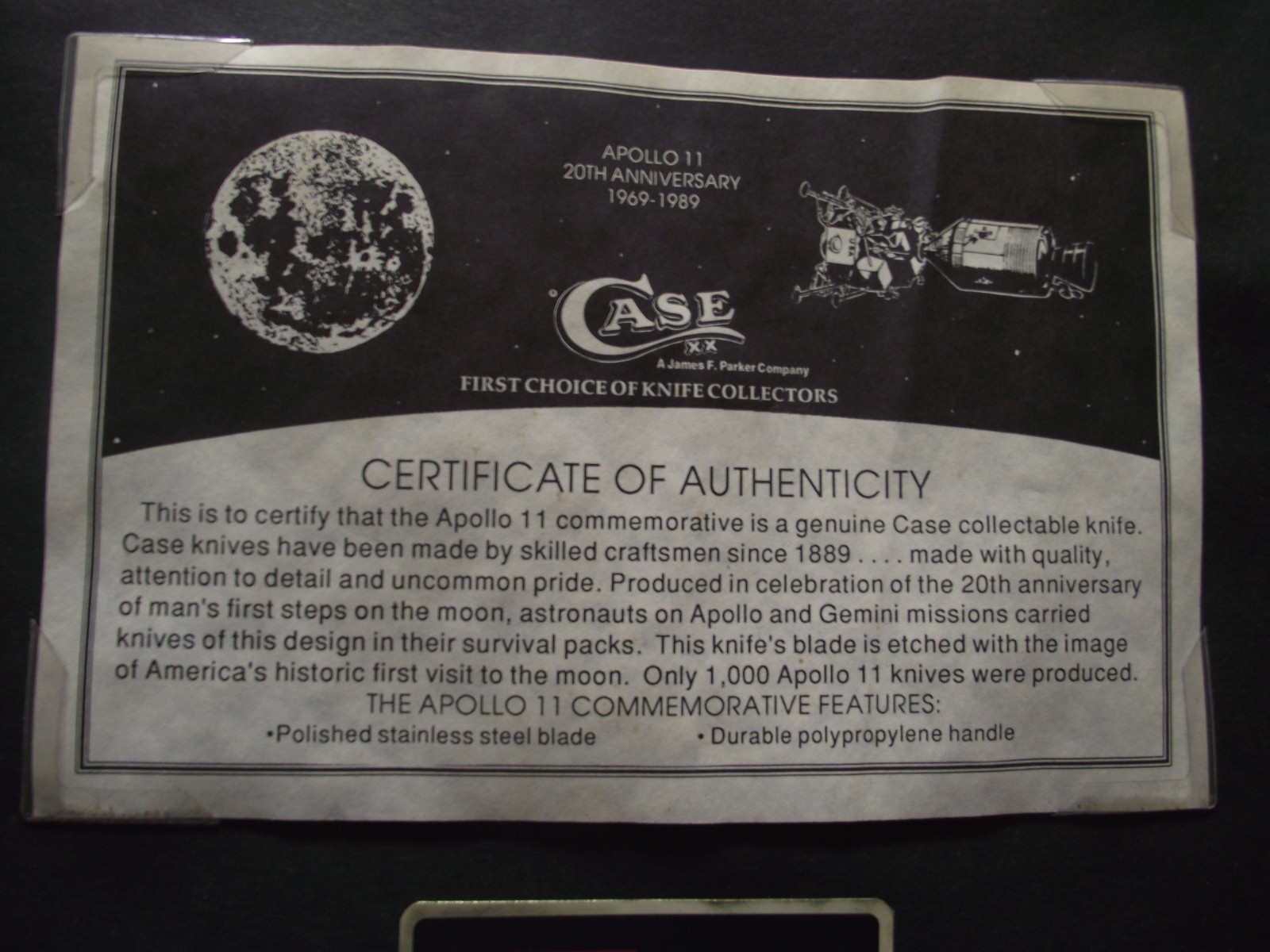 Case xx 1989 Apollo 11 Commemorative First Steps on the Moon Knife in Display