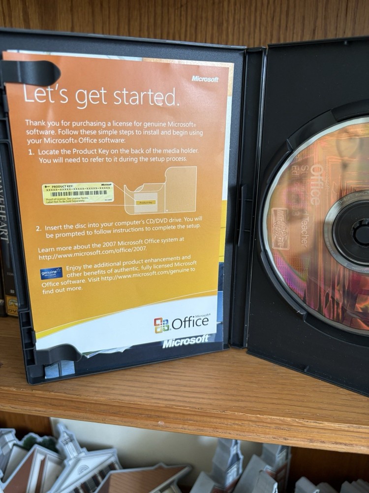 Microsoft Office 2003 Student & Teacher Edition – Complete w/ Disc UNTESTED