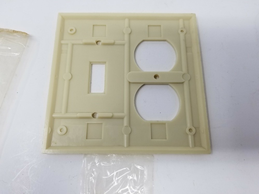 Vintage Eagle Ribbed Bakelite Toggle Switch Duplex Outlet Wall Plate Cover Ivory