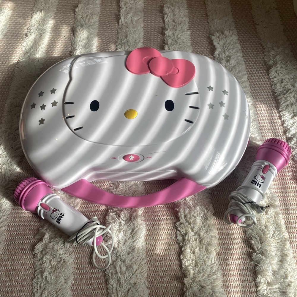 WORKING 2014 Hello Kitty Karaoke Machine with two microphones