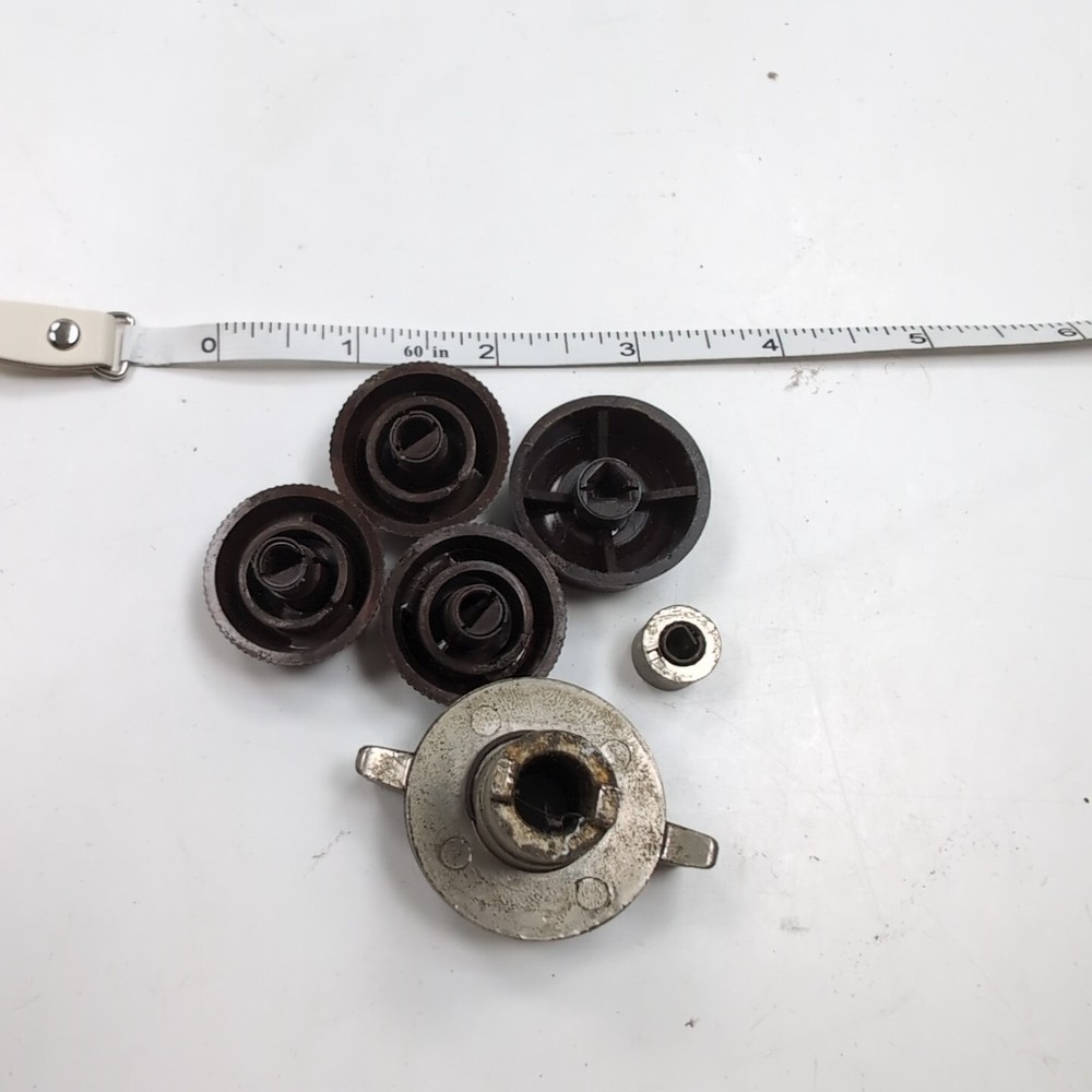 6 Assorted Vintage Brown & Plastic Radio/Electronics Knobs Receiver