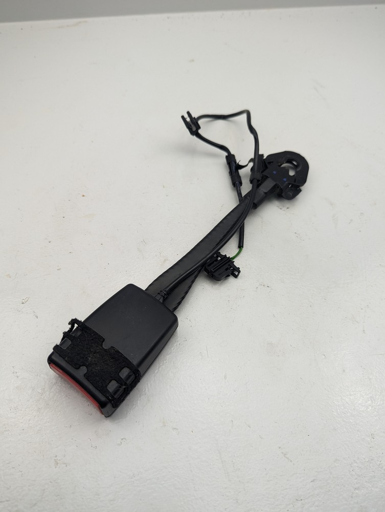 2009-2012 Audi A4 Front Left Driver Side Seat Buckle