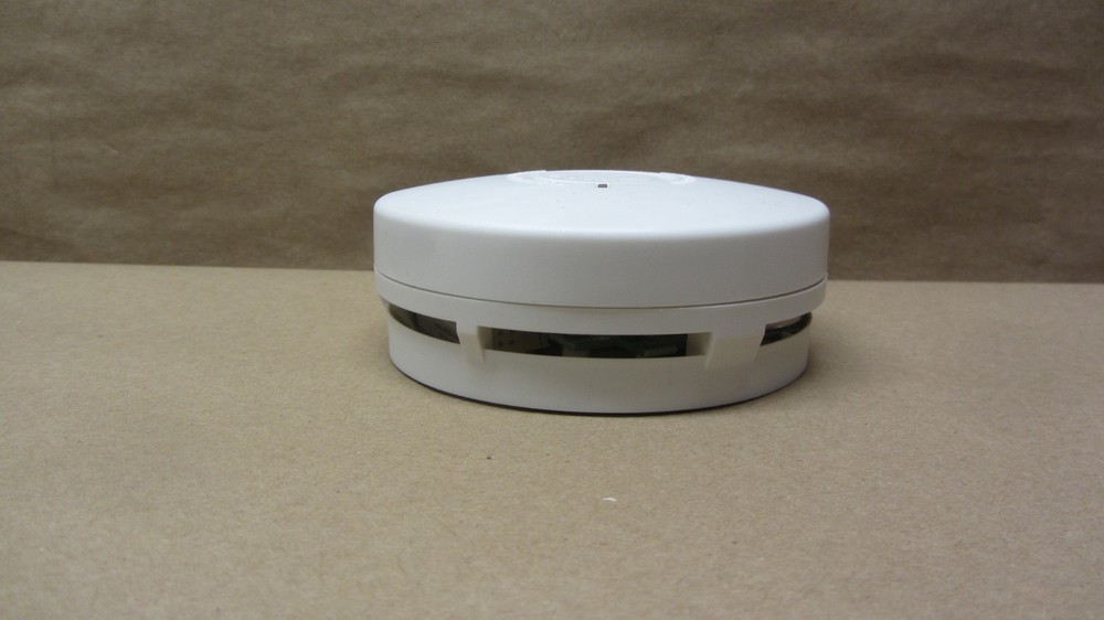 Kidde i1040 Micro 4 in. Battery Powered Smoke Detector with Ionization Sensor