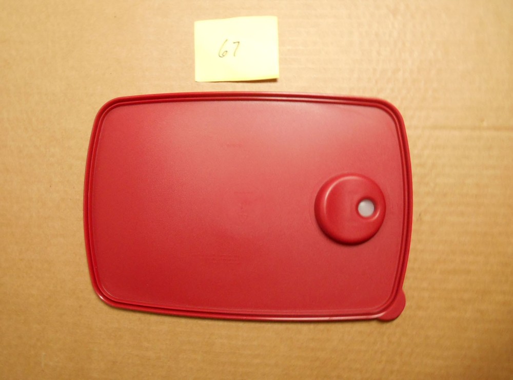 Tupperware 3382A Red Rock n Serve Vented Replacement Lid Only Y67