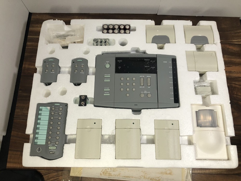 Magnavox OHC601 Wireless Home Security System Expandable New Complete SEE