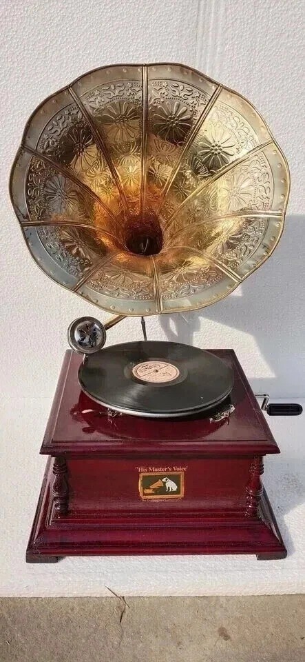 HMV Gramophone Functional Working Phonograph, win-up record player christmas