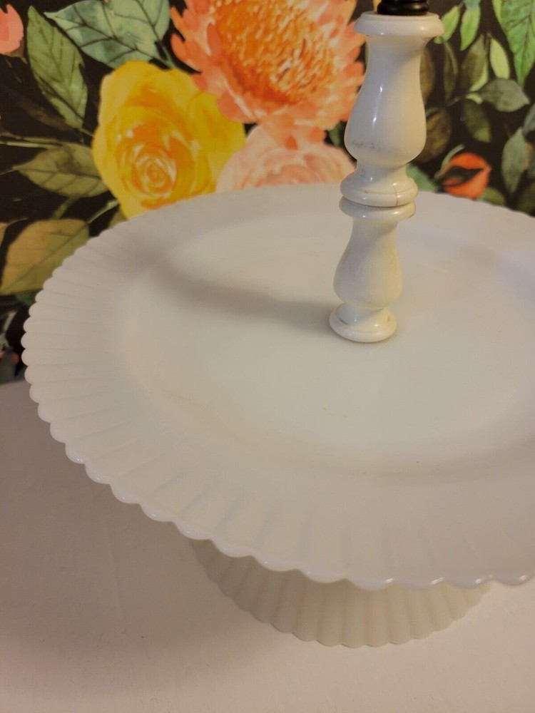 1930's-40's Mac-Beth Evans Petalware Monax Tid-Bit Dessert Handled Tray