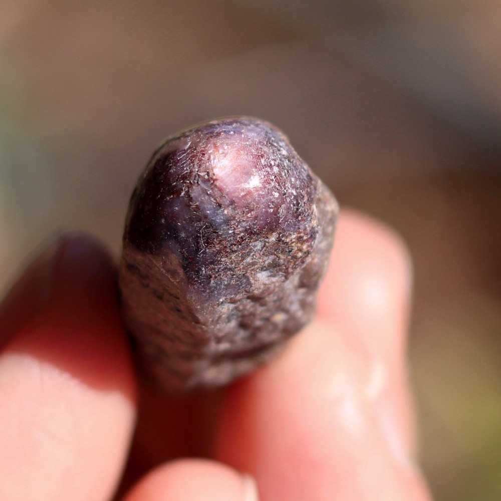 Fluorescent "Star" Ruby, Red Corundum from India (RUB34)