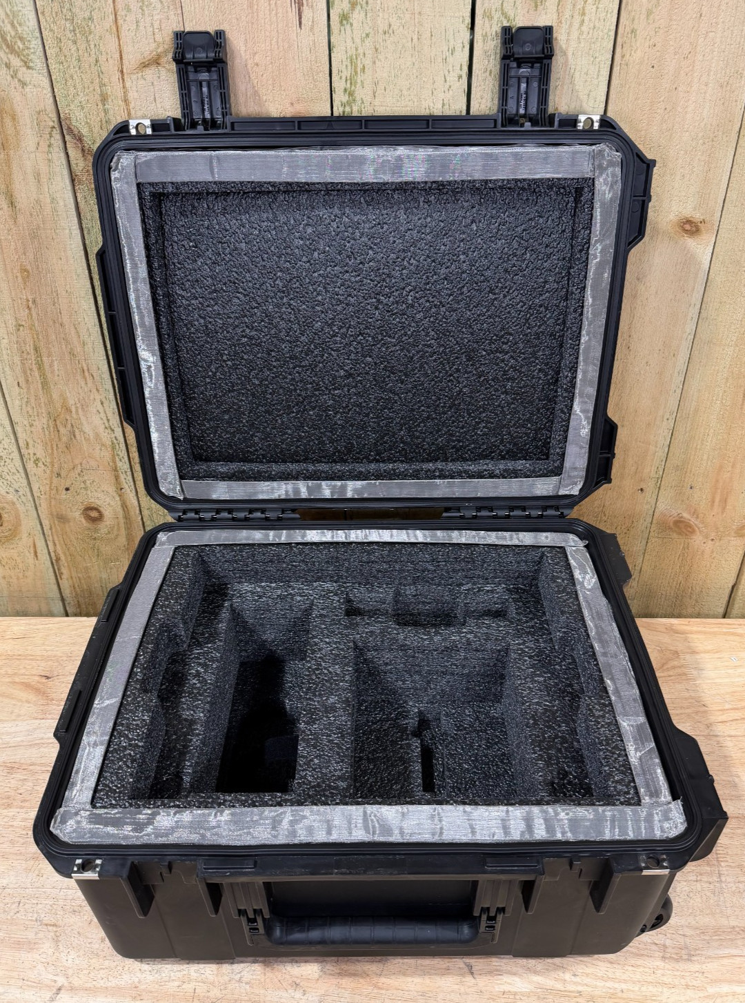 SKB iSeries 2015-10 Waterproof Rolling Case Carry On Great Condition AB