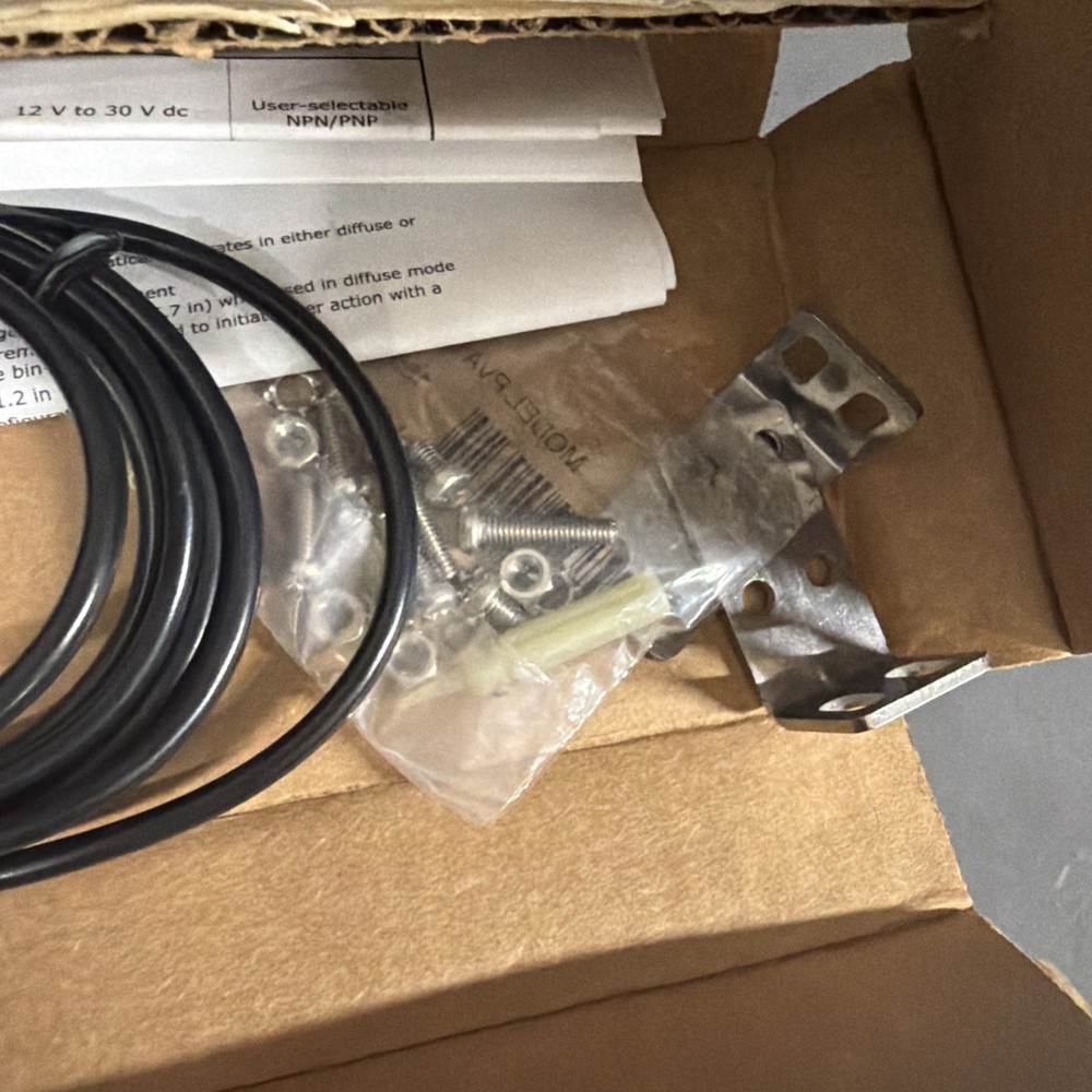 Banner PVD100Q Photoelectric Sensor 70989 EZ Light Part Verify Array