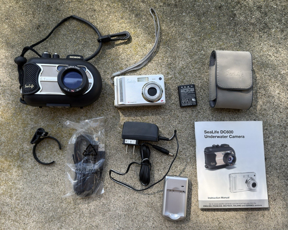 SeaLife DC600 underwater digital camera W/ Waterproof Casing